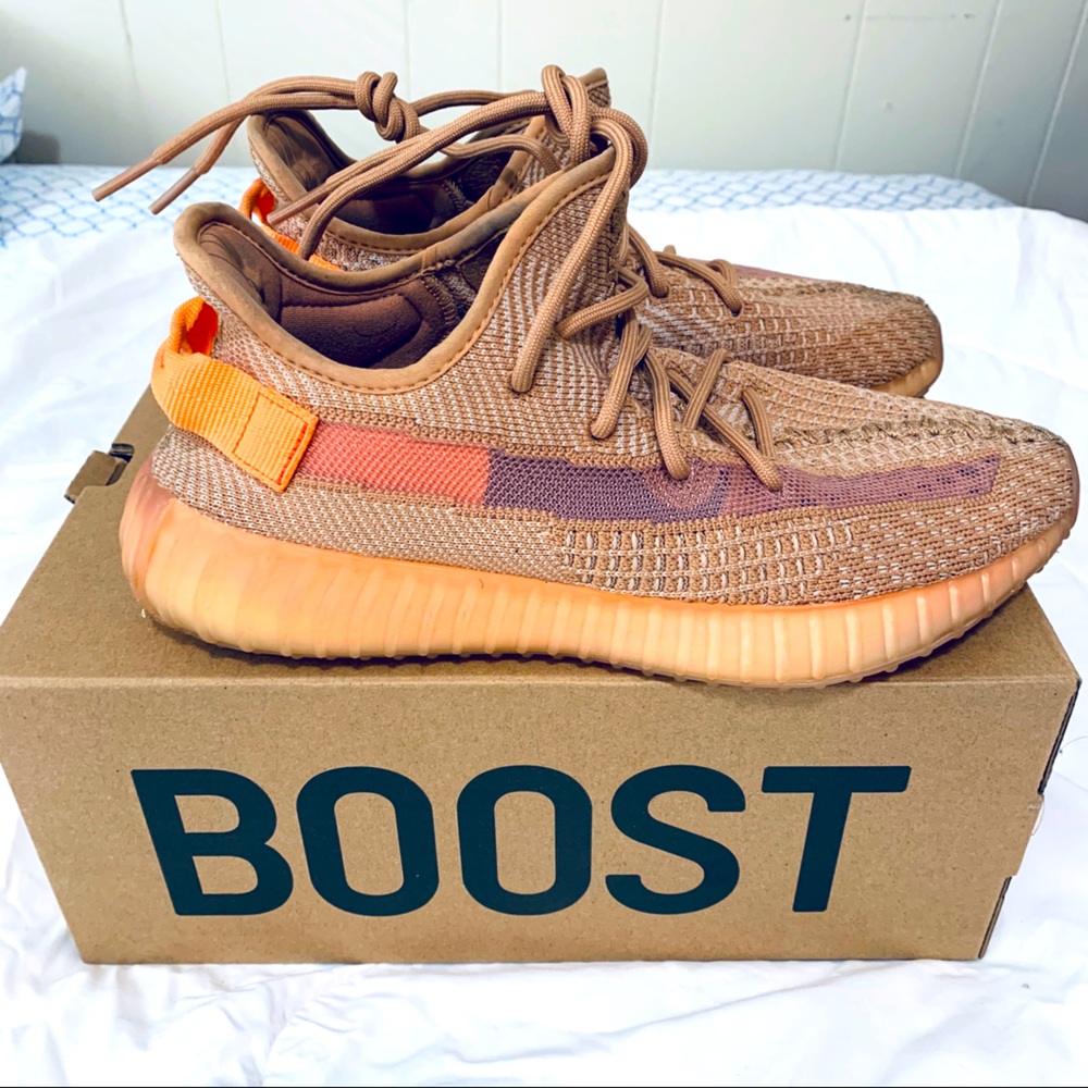 YEEZY 350 V2